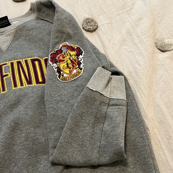 HARRY POTTER Gryffindor sweater - Picture 3 of 5